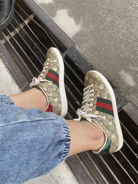 Gucci Ace GG Supreme Bees (Women's) .